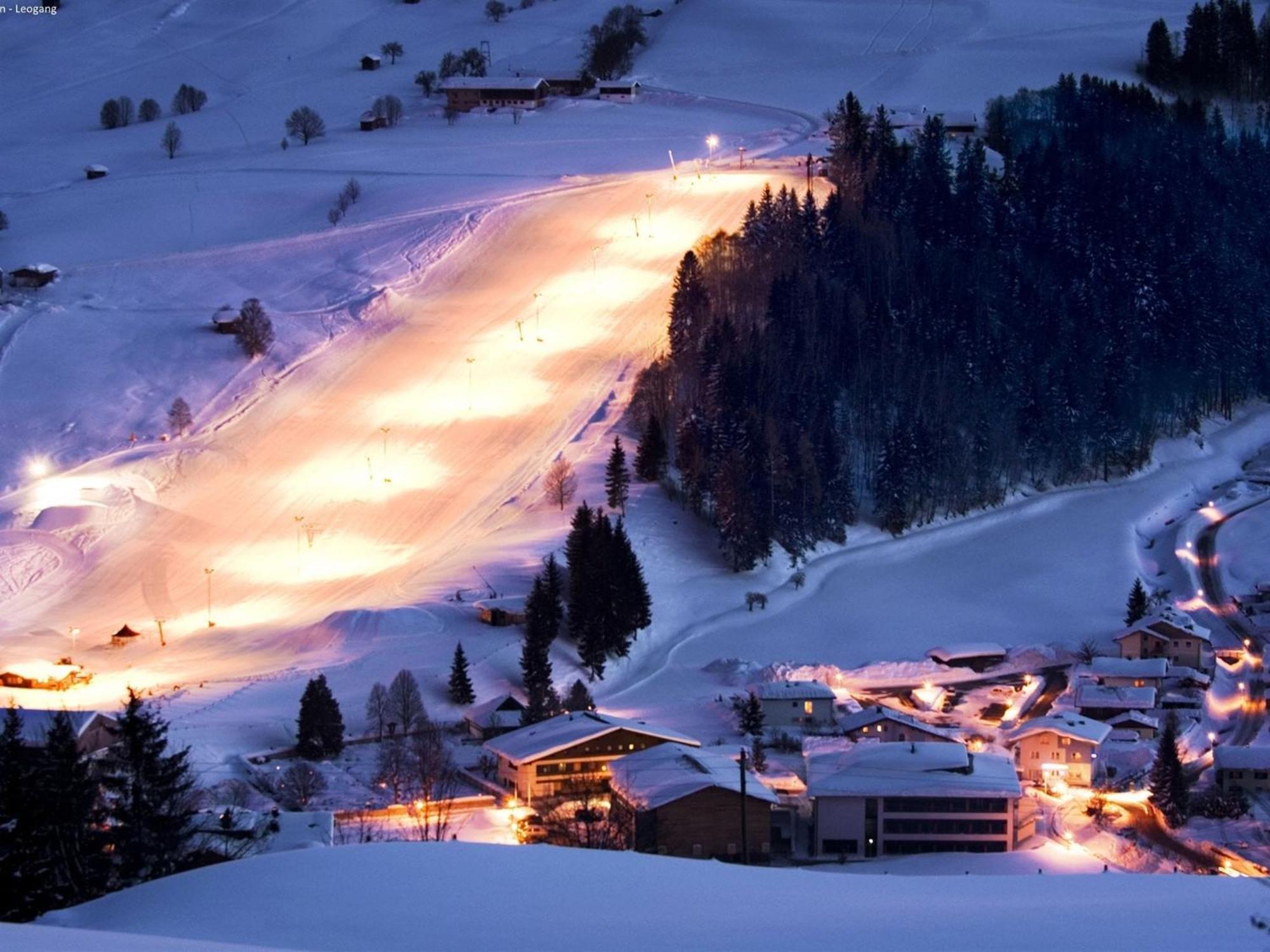Modern Holiday Home In Leogang With Private Sauna Exteriör bild